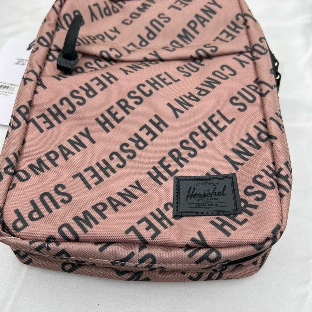 Herschel Chapter Connect Travel Kit - Picture 6 of 16